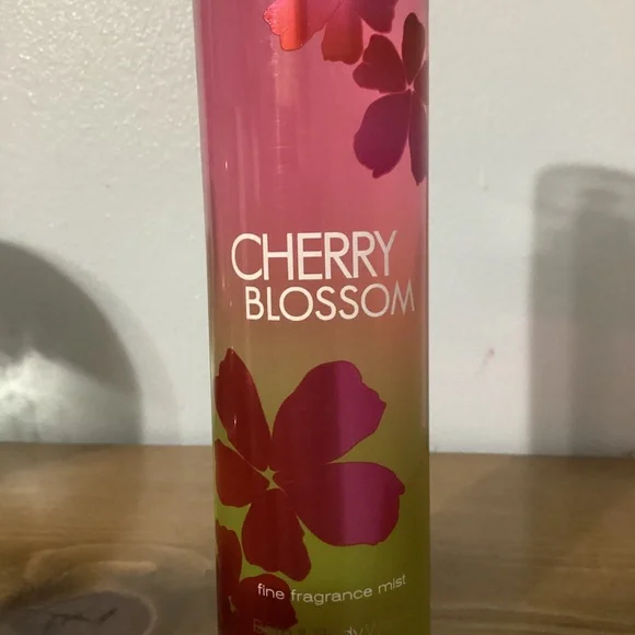 Bath & Body Works Cherry Blossom Fine Fragrance Mist Spray 8 oz Retired & HTF